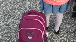 Oullins : cinq enfants scolarisés dorment dehors, les parents d’élèves lancent l’alerte