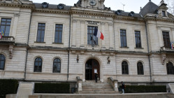 "Les Pierre-B&eacute;nitains oubli&eacute;s !" : la mairie d'Oullins tanc&eacute;e pour sa communication sur l'explosion &agrave; Elkem Silicones