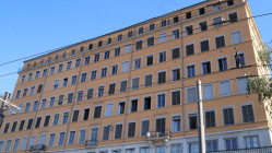 Le géant secret de la Croix-Rousse : ce bâtiment lyonnais qui intrigue depuis deux siècles Le géant secret de la Croix-Rousse : ce bâtiment lyonnais qui intrigue depuis deux siècles