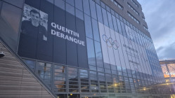 Le portrait de Quentin Deranque install&eacute; sur la fa&ccedil;ade de l'H&ocirc;tel de R&eacute;gion &agrave; Lyon