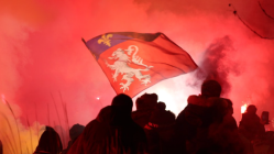 Guerre des stickers entre l'OL et l'ASSE : des supporters &eacute;copent d'une dr&ocirc;le de sanction