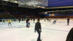 JO 2030 : Lyon officiellement consid&eacute;r&eacute;e pour accueillir le hockey sur glace, Gr&eacute;gory Doucet "se tient disponible"