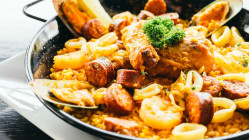 La paella halal d'une kermesse s&egrave;me le trouble dans ce village du Rh&ocirc;ne : les d&eacute;put&eacute;s RN veulent changer le menu