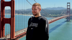 Jeremstar relaxé après son intrusion anti-corrida dans les arènes de Nîmes Jeremstar relaxé après son intrusion anti-corrida dans les arènes de Nîmes