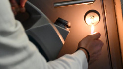 Villeurbanne : la porte d’un appartement incendiée en pleine nuit, la piste d’un "paillassonnage" privilégiée Villeurbanne : la porte d’un appartement incendiée en pleine nuit, la piste d’un "paillassonnage" privilégiée