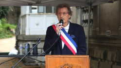 Sainte-Foy-l&egrave;s-Lyon : le maire vis&eacute; par des tirs de mortier, des tags et des pneus crev&eacute;s