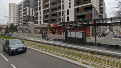 Lyon : une voiture touch&eacute;e par des tirs d'arme &agrave; feu dans le 8e arrondissement