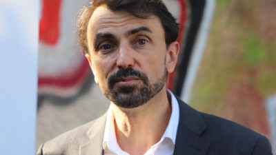 Lyon : le maire Gr&eacute;gory Doucet attaqu&eacute; par les Daltons arm&eacute;s d'une bombe &agrave; eau