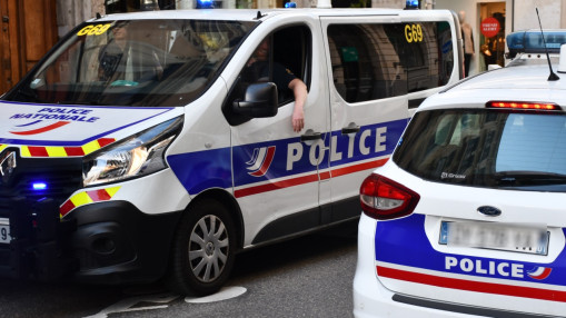 Coup de feu en plein après midi à Vénissieux : un automobiliste blessé, un suspect arrêté