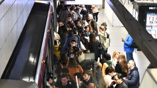 Fête des Lumières à Lyon : pagaille monumentale après une panne du métro dans la nuit Fête des Lumières à Lyon : pagaille monumentale après une panne du métro dans la nuit