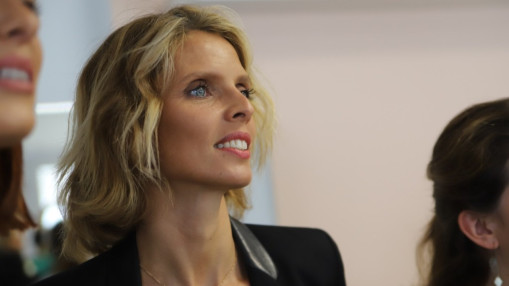 "Elles n’ont tué personne" : l’appel au calme de Sylvie Tellier après le dérapage de Miss Aquitaine et Miss Provence "Elles n’ont tué personne" : l’appel au calme de Sylvie Tellier après le dérapage de Miss Aquitaine et Miss Provence