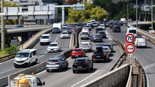 Coup d’envoi des vacances de Noël : préparez-vous aux bouchons dès vendredi en Auvergne-Rhône-Alpes Coup d’envoi des vacances de Noël : préparez-vous aux bouchons dès vendredi en Auvergne-Rhône-Alpes