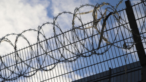 "J&rsquo;ai &eacute;t&eacute; trait&eacute; comme un d&eacute;linquant" : refoul&eacute; &agrave; la prison de Cond&eacute;-sur-Sarthe, l&rsquo;avocat lyonnais livre sa version des faits