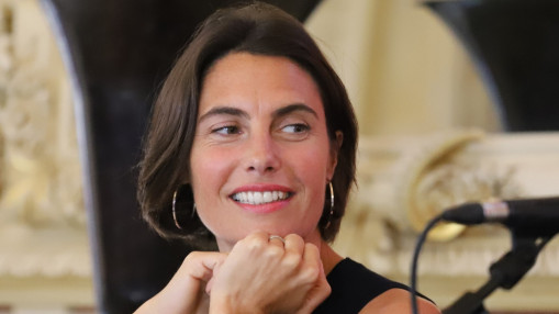 "Je suis une ind&eacute;crottable romantique" : Alessandra Sublet s&rsquo;est mari&eacute;e en secret