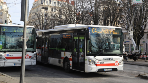 Pr&egrave;s de Lyon : un bus TCL victime d'un tir d'arme &agrave; feu