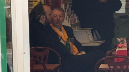 Pris en photo dans un PMU &agrave; Lyon, Bruno Bernard (Les Ecologistes) et Florestan Groult (LFI) discutaient-ils d'une alliance au second tour des m&eacute;tropolitaines ?