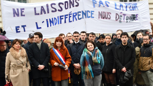 "Ne laissons pas la peur nous d&eacute;truire" : 200 personnes marchent &agrave; Lyon apr&egrave;s l&rsquo;agression de Th&eacute;o