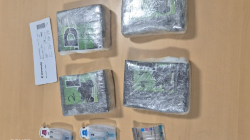 Elle pensait embarquer pour Tunis &agrave; l'a&eacute;roport de Lyon Saint-Exup&eacute;ry : la s&eacute;curit&eacute; d&eacute;tecte plus de 2 kilos de coca&iuml;ne sous ses v&ecirc;tements