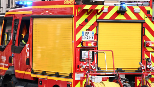 Lyon 8e : spectaculaire incendie dans un immeuble, un homme saute dans le vide pour &eacute;chapper aux flammes