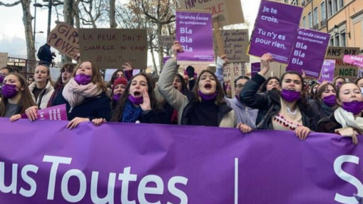 "Si les femmes s&rsquo;arr&ecirc;tent, tout s&rsquo;arr&ecirc;te" : un nouveau rassemblement f&eacute;ministe annonc&eacute; pr&egrave;s de Lyon