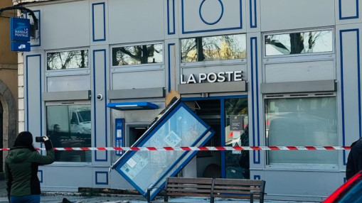 Lyon : un distributeur arrach&eacute; lors du braquage d&rsquo;un bureau de poste quai Saint-Antoine