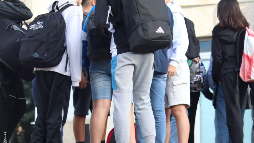 "C'est comme ça qu'on fait des Samuel Paty" : convoqué pour parler de son fils turbulent, le père menace son professeur "C'est comme ça qu'on fait des Samuel Paty" : convoqué pour parler de son fils turbulent, le père menace son professeur