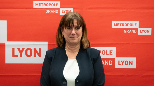 "On peut &ecirc;tre d&eacute;termin&eacute;e sans &ecirc;tre brutale" : V&eacute;ronique Sarselli &eacute;lue pr&eacute;sidente de la M&eacute;tropole de Lyon avec 91 voix