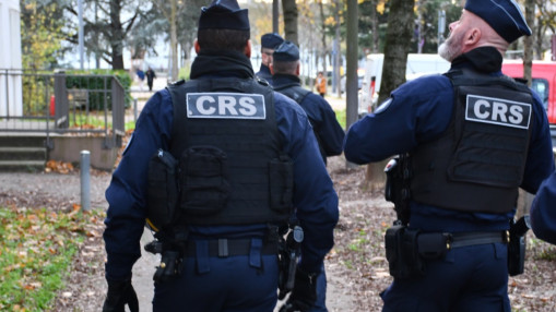 Villeurbanne : une jeune femme poignard&eacute;e apr&egrave;s une dispute sur les r&eacute;seaux sociaux