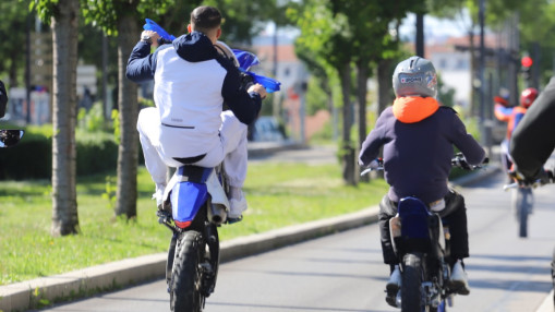 Rod&eacute;os urbains &agrave; Villefranche-sur-Sa&ocirc;ne : deux motos saisies en deux jours, un jeune homme interpell&eacute;