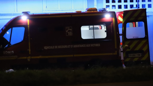 Pr&egrave;s de Lyon : une voiture fonce dans une foule apr&egrave;s une bagarre, un mort