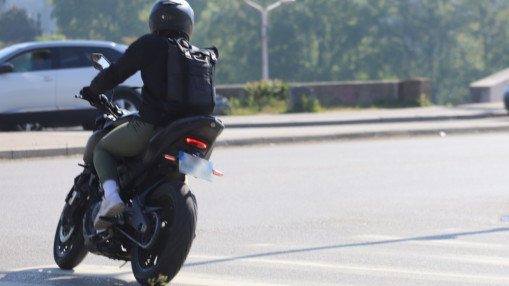 Pr&egrave;s de Lyon : un jeune motard perd la vie dans une violente collision avec une voiture