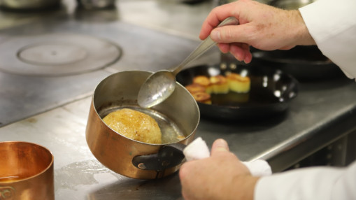 Contr&ocirc;les sanitaires : l&rsquo;UMIH du Rh&ocirc;ne d&eacute;nonce une "triple peine" pour les restaurateurs de Lyon