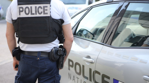 Pr&egrave;s de Lyon : un homme bless&eacute; par balle &agrave; D&eacute;cines, le tireur activement recherch&eacute;