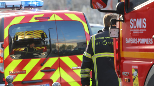 Drame sur la route : un chauffeur routier meurt apr&egrave;s une collision avec une voiture au nord de Lyon
