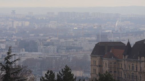 Alerte pollution à Lyon et dans le Rhône : les fumées des incendies de Gironde dégradent fortement la qualité de l'air Alerte pollution à Lyon et dans le Rhône : les fumées des incendies de Gironde dégradent fortement la qualité de l'air