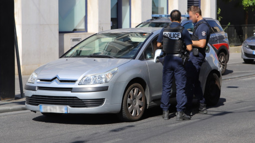 Lyon : un livreur pr&eacute;sum&eacute; de drogue surpris en pleine transaction par la BAC