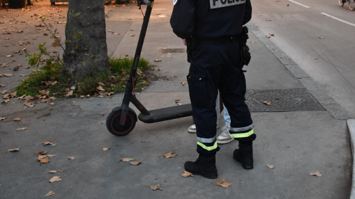 Lyon : il fonce en trottinette et crache sur des passants, la police l&rsquo;interpelle &agrave; la Part-Dieu