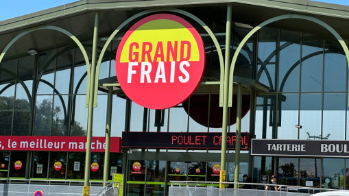Sainte-Foy-l&egrave;s-Lyon : le chauffeur accus&eacute; d&rsquo;avoir &eacute;cras&eacute; un vigile sur le parking de Grand Frais poursuivi pour tentative de meurtre