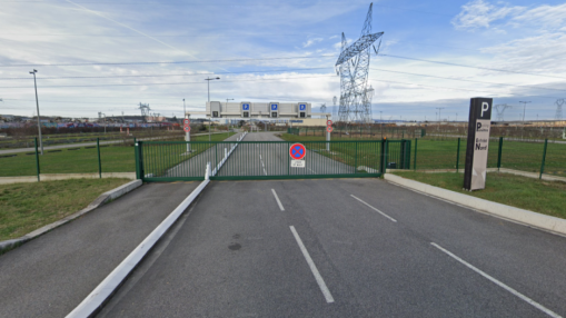 Parkings relais payants lors des matchs de l'OL : D&eacute;cines va appliquer la tol&eacute;rance z&eacute;ro pour le stationnement anarchique