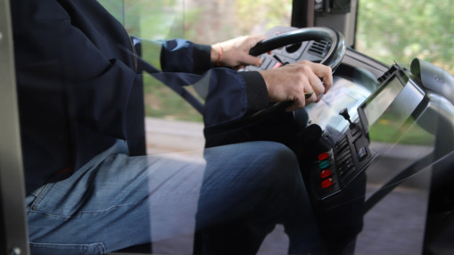 Lyon : il menace de "crever" un chauffeur de bus TCL apr&egrave;s un simple bonjour