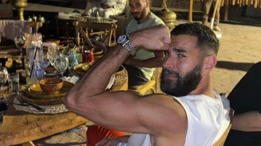 Karim Benzema voulait revenir jouer gratuitement à l'OL cet été : pourquoi son retour a été bloqué Karim Benzema voulait revenir jouer gratuitement à l'OL cet été : pourquoi son retour a été bloqué