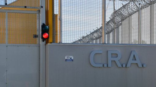 Incendie au CRA 2 de Lyon : un policier légèrement intoxiqué, Alliance dénonce des conditions de plus en plus dangereuses Incendie au CRA 2 de Lyon : un policier légèrement intoxiqué, Alliance dénonce des conditions de plus en plus dangereuses