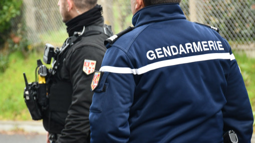 Grosse frayeur pr&egrave;s de Lyon : plusieurs &eacute;coles confin&eacute;es apr&egrave;s une vid&eacute;o inqui&eacute;tante montrant un homme arm&eacute;