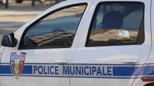 Des pilleurs du 17 octobre interpell&eacute;s &agrave; Caluire-et-Cuire ? Une importante quantit&eacute; de v&ecirc;tements d&eacute;couverte dans leur voiture