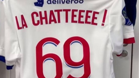 OL : après son but contre Bordeaux, Léo Dubois offre un maillot dédicacé à Benoît Paire