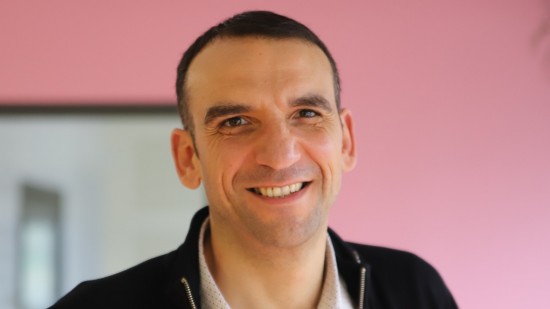 Villeurbanne : après avoir annulé la réouverture de son restaurant, Philippe Vieira, le "Gaulois réfractaire", écrit à Emmanuel Macron