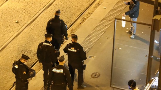 Confinement à Lyon et en France : "la situation ne le justifie pas à ce jour"