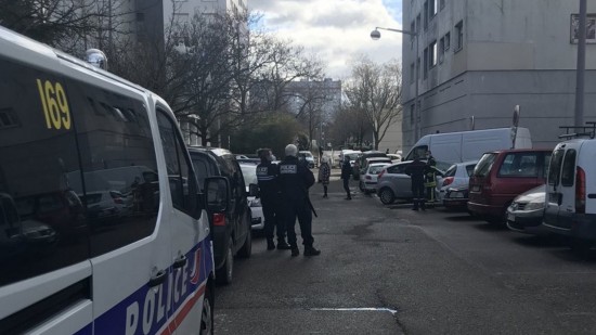 Près de Lyon : des engins explosifs neutralisés dans un immeuble de Vénissieux