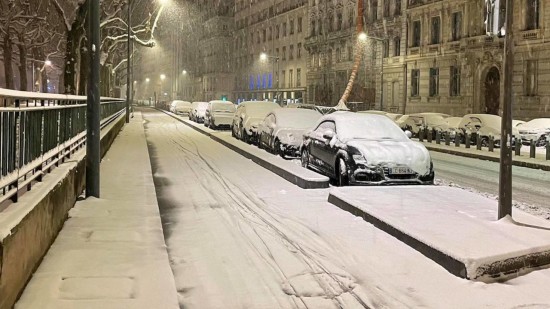 Jusqu'à 15 cm de neige attendus à Lyon : la Métropole prédit un "fort risque de blocage du trafic" Jusqu'à 15 cm de neige attendus à Lyon : la Métropole prédit un "fort risque de blocage du trafic"