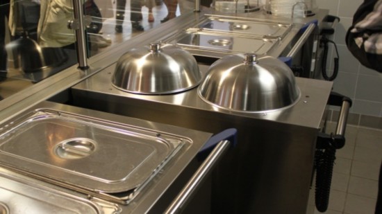 Menu sans viande dans les cantines de Lyon : "une décision pragmatique" pour la FCPE